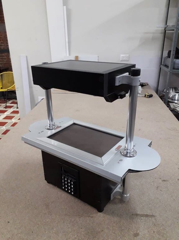 Prototipo de máquina/kiosco interactivo diseñado por Don Salvador Mux